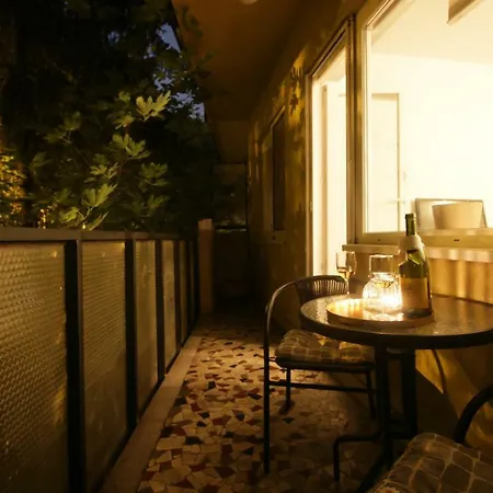 With Nook Bed *