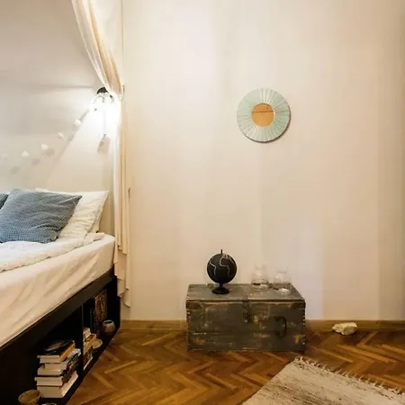 Apartment With Nook Bed *